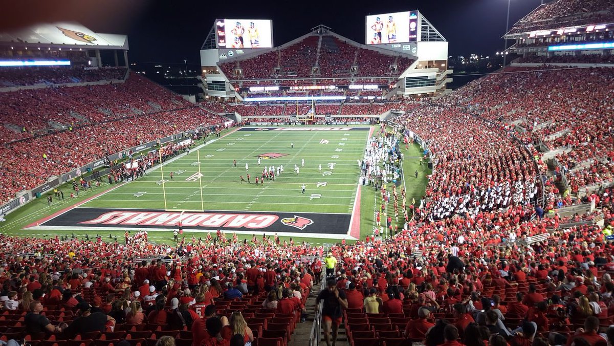 Evanhampton34's tweet photo. After a great conversation with @CoachCBarclay I am very thankful to receive an offer from @LouisvilleFB @Jay_Fallin @SrHighFootball https://t.co/EQEUdQabJH