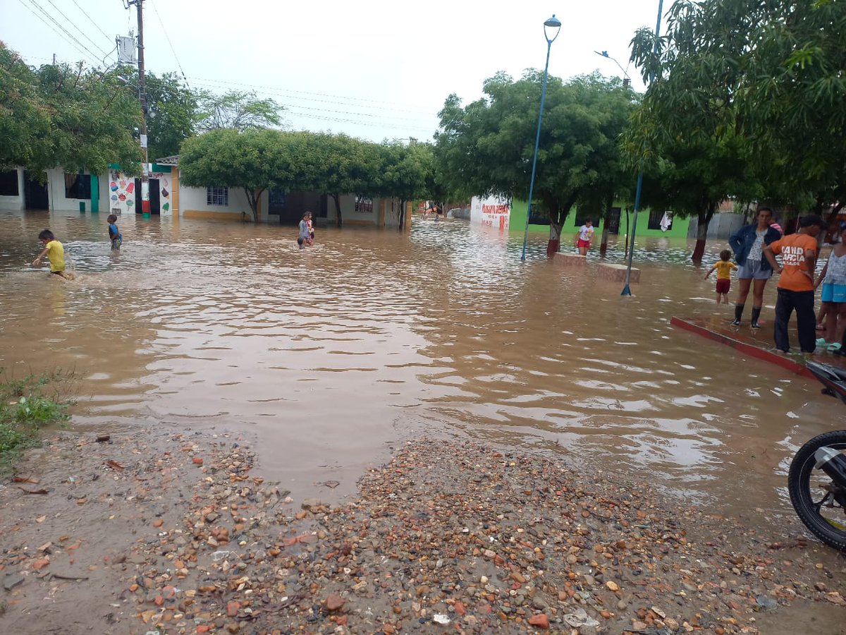 ingridaguirre11's tweet photo. #SOSApure corregimiento del municipio de Plato, Magdalena.
El fenómeno de La Niña está causando estragos. Solicitamos a la Unidad Nacional de Gestión del Riesgo @UNGRD apoyar las acciones que adelanta la @magdalenagober, aportando kits de aseo, de cocina, frazadas, colchonetas, asistencia, ayuda alimentaria, sacos de polipropileno, sacos Big Bag, hamacas, toldillos, tanques de almacenamiento de agua y más.
¡Nuestra comunidad necesita su ayuda en estos momentos difíciles!