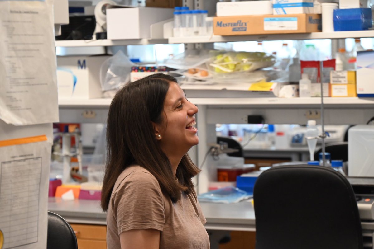 fischbcl17's tweet photo. Cancer survivors from @BCCRoc heard first hand from our own @ndsempertegui how their funding supports her important work on bone metastasis - she clearly enjoyed the opportunity! Thanks @bobriter for organizing! @CornellBME https://t.co/zIfwwkxtA5