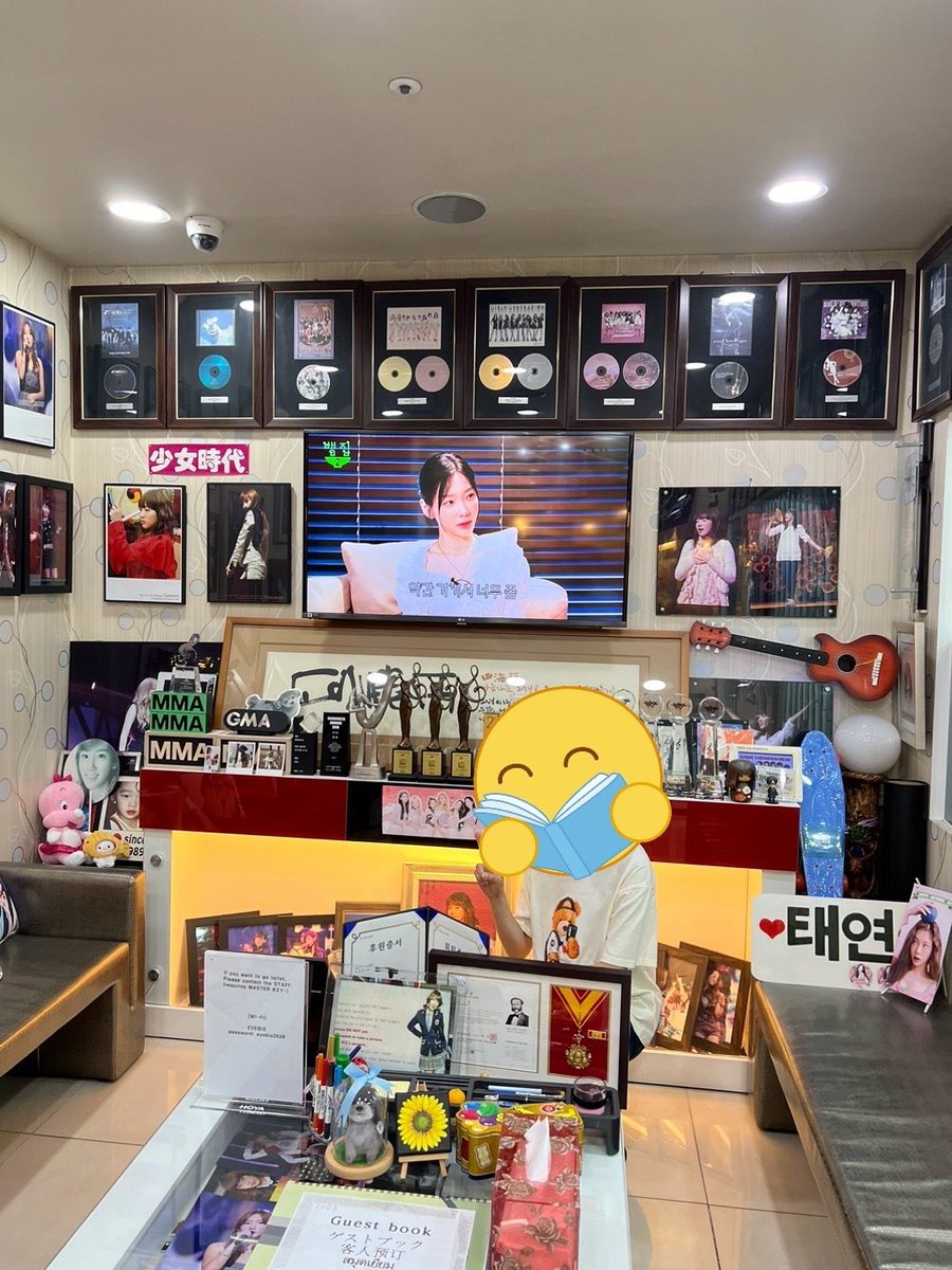 noftaeng_'s tweet photo. ภาษาไทยในร้านแว่นครอบครัวพี่แทยอน 🥹 https://t.co/7sbtLVRcAS