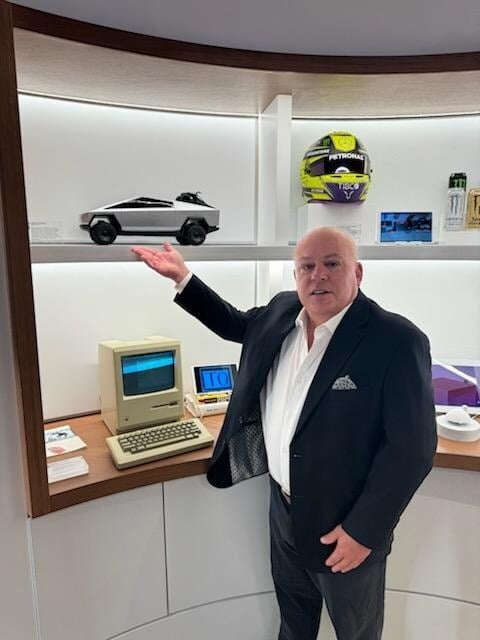 usioinc's tweet photo. Michael Spector of Nasdaq Amplify, sat down with Louis Hoch, CEO of Usio, Inc. to discuss his vision for the future of AI biometric payments. #ThefutureofFintech #usio https://t.co/x7HKdtTd5I