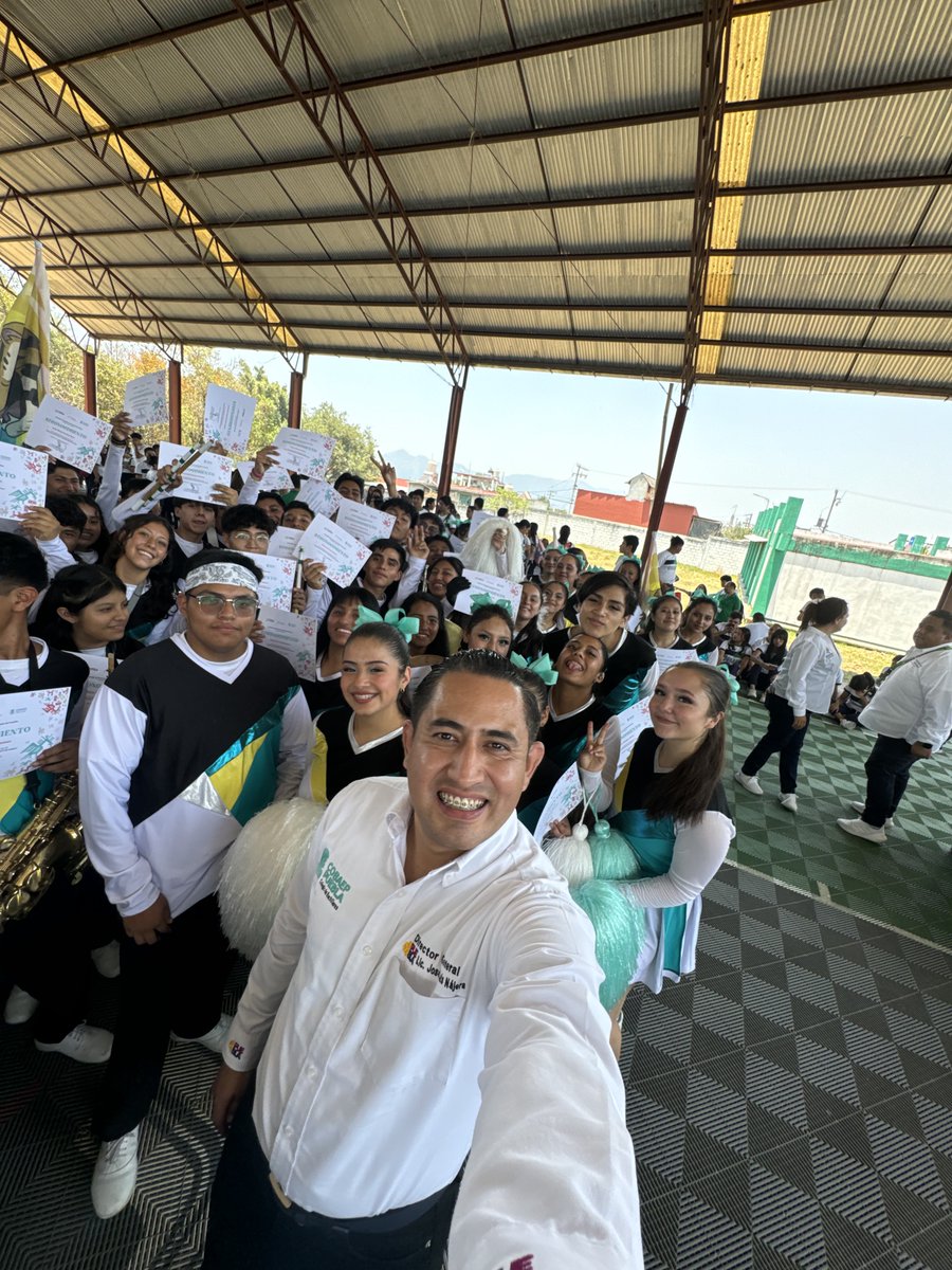 JoseLuisNajeraM's tweet photo. Soy fan de Tigres P-10 #Huauchinango Marching Band

Mira.
Hoy les reconocí por su dedicación y entrega. Lo han dado todo en el concurso de Marching Band, dejaron el alma y el corazón en el #desfile del #5demayo
Enhorabuena son un #orgulloCobaep https://t.co/yhUpK03ZgN