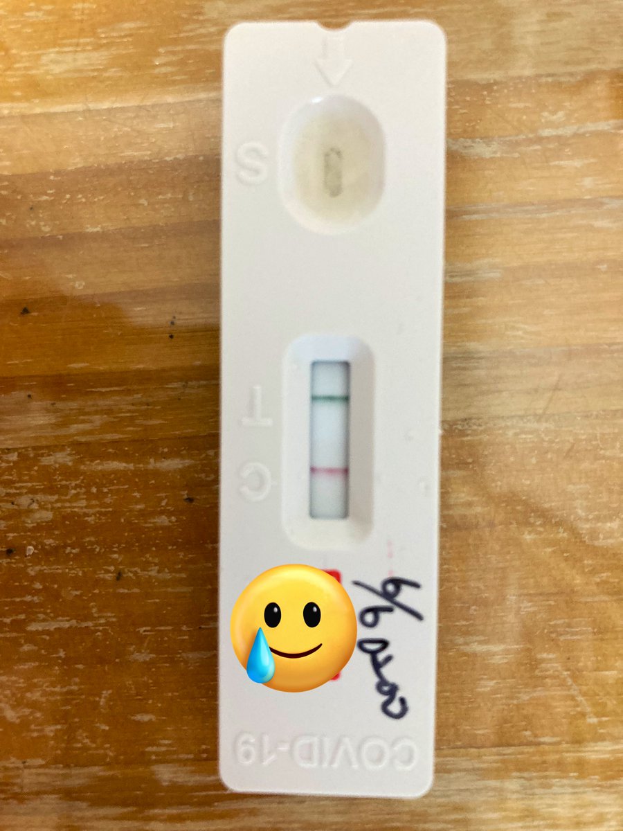 wong__1997's tweet photo. Day 1~
記錄一下，熱潮已過，於是確診
剛上班沒多久發現自己身體感覺熱熱的
量體溫是37.5度，同事建議我驗一下😂
回家後睡一下想說等醫院營業在去看醫生
睡到一半發現不好睡
量了一下體溫39.2度🙃 https://t.co/SUaPQOiLFO