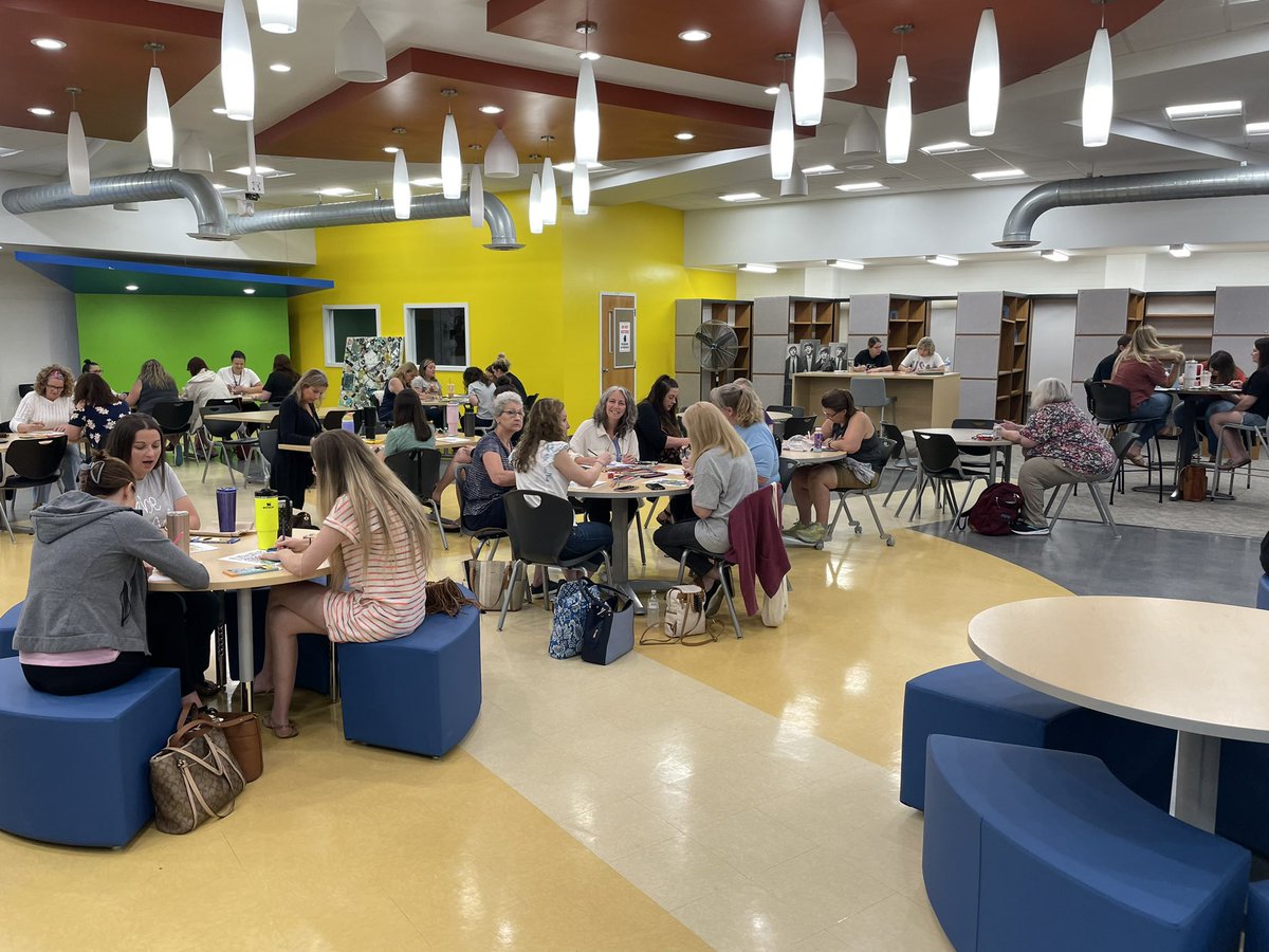 mcperry705's tweet photo. Wrapping up the year on a high note! Our last day with the faculty and staff was filled with wellness activities. Here's to a healthy and rejuvenated summer! 🌞 #Wellness #FacultyFun https://t.co/hIH77DsJ5B