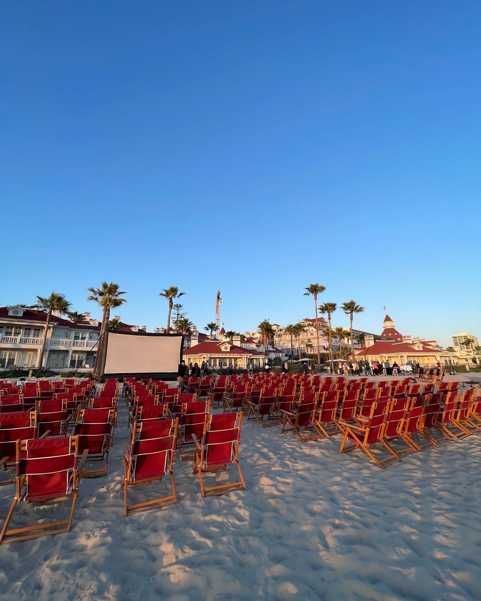 Coming soon to Del Beach. 🎥 Settle in for an enchanting evening with cherished, family-friendly films under the stars. See more showings on our website: hoteldel.com/movies
Photo Credit: @rebeccaroman10