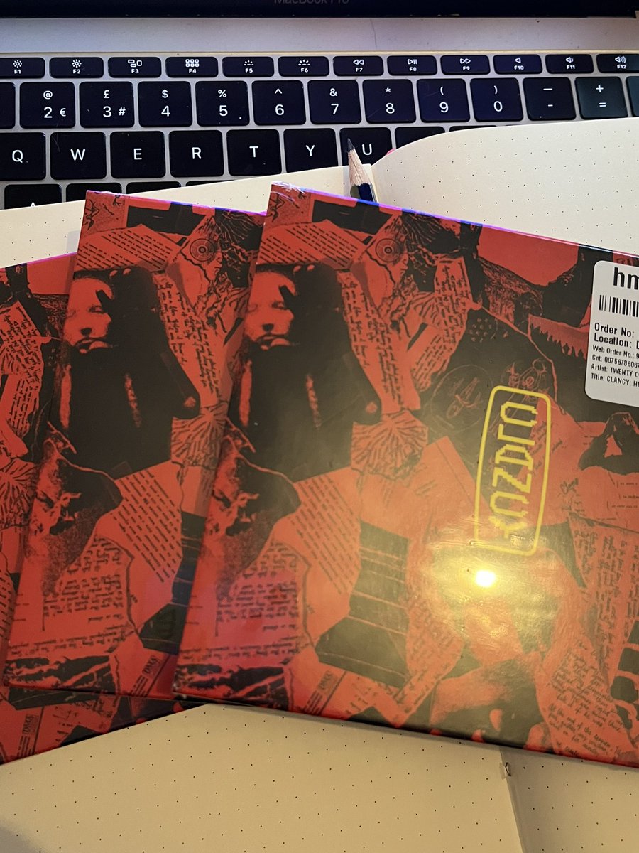 GIVEAWAY 🤞🏻

- hmv alt clancy cover. i’m giving three copies away! all you have to do is rt &amp; follow to enter. 
- open internationally 
-shipping free 

<a href="/twentyonepilots/">twenty one pilots</a> <a href="/tylerrjoseph/">tyler jøseph</a> <a href="/joshuadun/">josh dun</a>