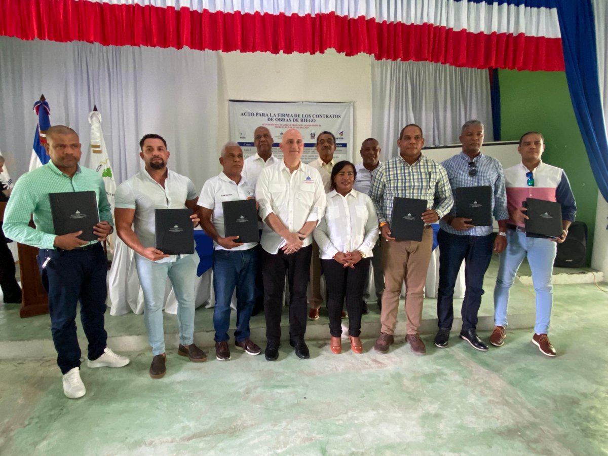 INDESUR realiza acto de firma de contratos de obras de riego en la provincia Independencia

articulandord.com.do/nacionales/ind…