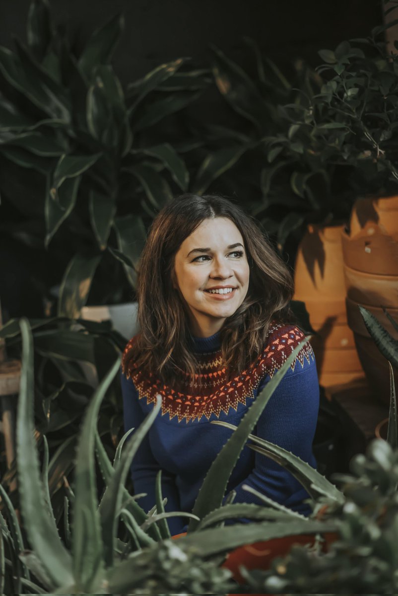 emvyyc's tweet photo. Mezzo-soprano Celia Raven Lee is a regular collaborator with VoiceScapes, Rosa Barocca and Luminous Voices. Celia was an alto soloist for the Calgary premieres of both Bach’s Mass in B Minor and St. John Passion at baroque pitch. https://t.co/iid46z6nr1