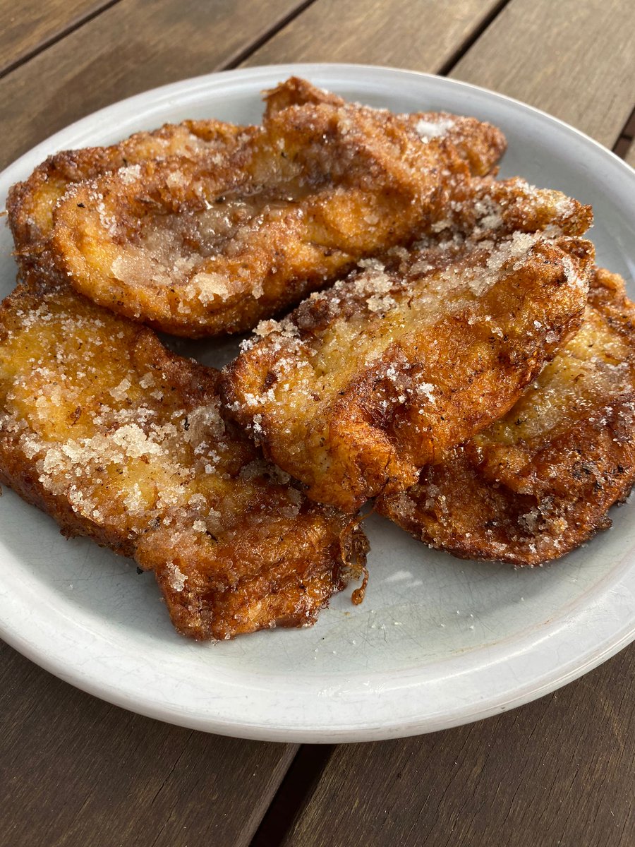 Traditional Spanish gastronomy is perfect for homecooking in Australia. This is called #TORRIJAS, the best way to reuse an old piece of bread stick, making a delicious dessert. 🥖🥚🥛

#rubenlopezmesa #EatSpanish