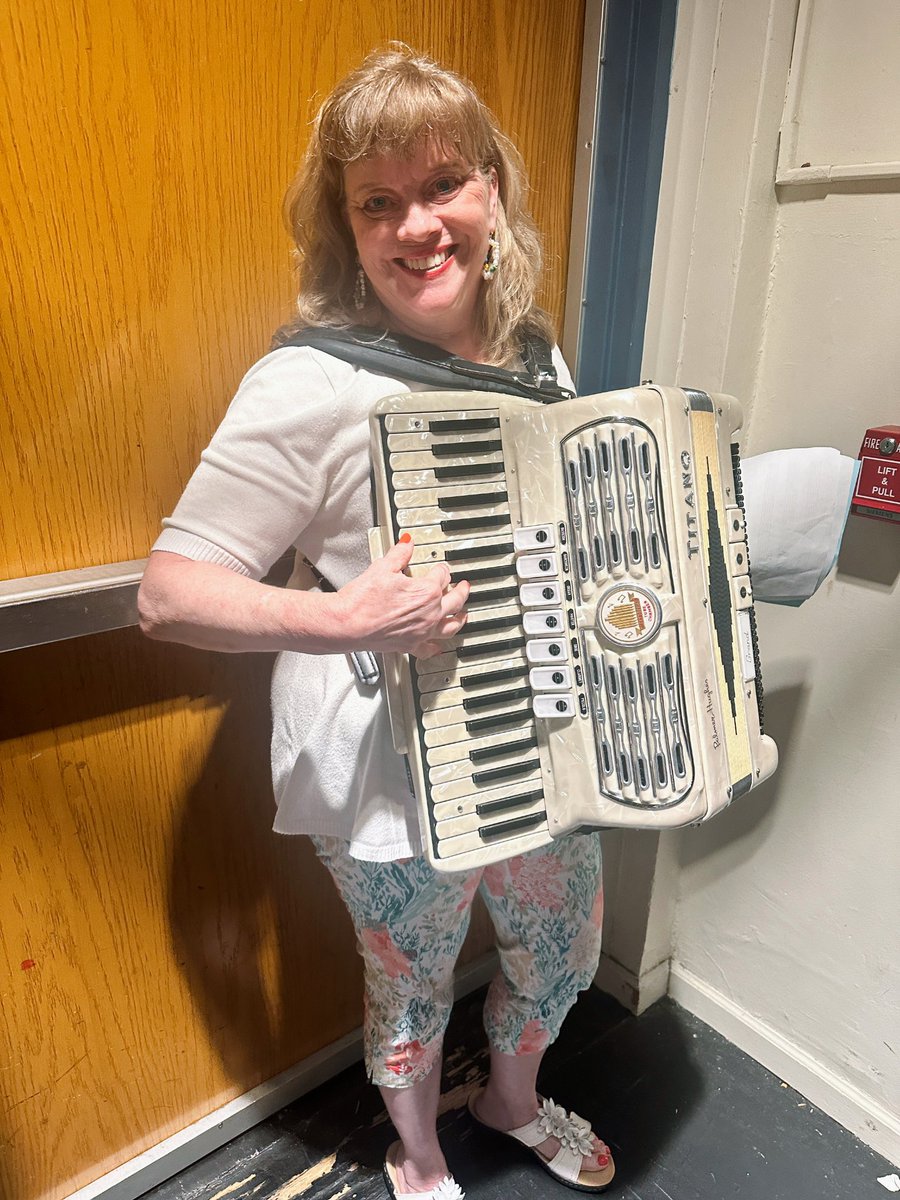 Great night at the <a href="/colls_tatem/">Tatem Elementary</a> Art &amp; Music Showcase 🖼️ 🎵 and a special treat from Mrs. DeAngelis