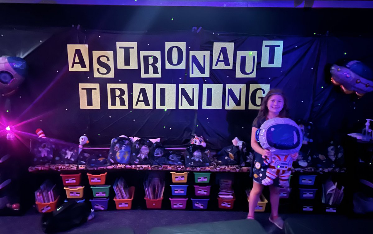 IndianaAreaSD's tweet photo. 🚀Future astronauts in training are gearing up to blast off to 3rd grade!🌌 Exploring STEM constellations, reaching for the stars in the Milky Way, &amp; creating moon sand for an out-of-this-world experience.🌠What a stellar year!🌟 #AstronautsInTraining #proudBFprincipal #BlastOff https://t.co/vWyrM7cKq8