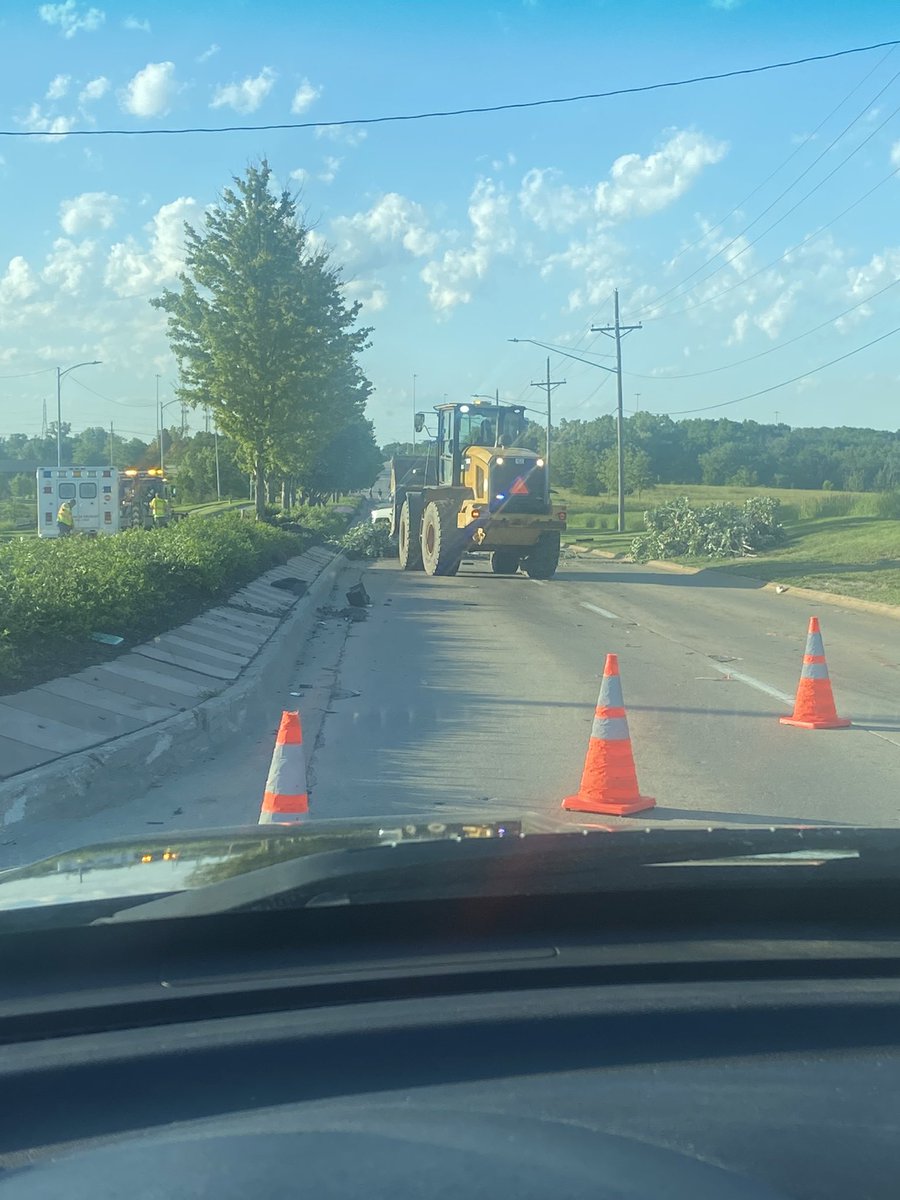 <a href="/omahapublicwrks/">Omaha Public Works</a> and <a href="/ArrowTowing_NE/">Arrow Towing</a> cleaning up scene