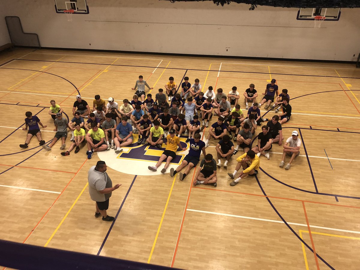 DLS_NHS's tweet photo. Great job to our @delasallehs Link Crew Leaders at Training Session #1 today! All 70 leaders are PUMPED for Freshmen Orientation! ⚡️
#PilotPride #Brotherhood https://t.co/Lt8YDT6Mbv