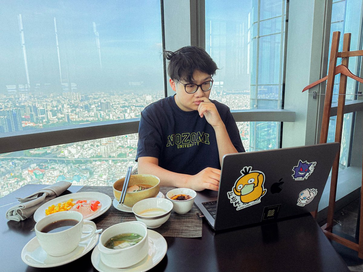 GM from the tallest building in Vietnam! 

Yesterday was a rollercoaster of energy. From a 6 hour customs detention right after a red-eye flight to going to an amazing dinner &amp; vibes with some Studio Mirai Community members to going bottomless beers with @tutran200146420 and