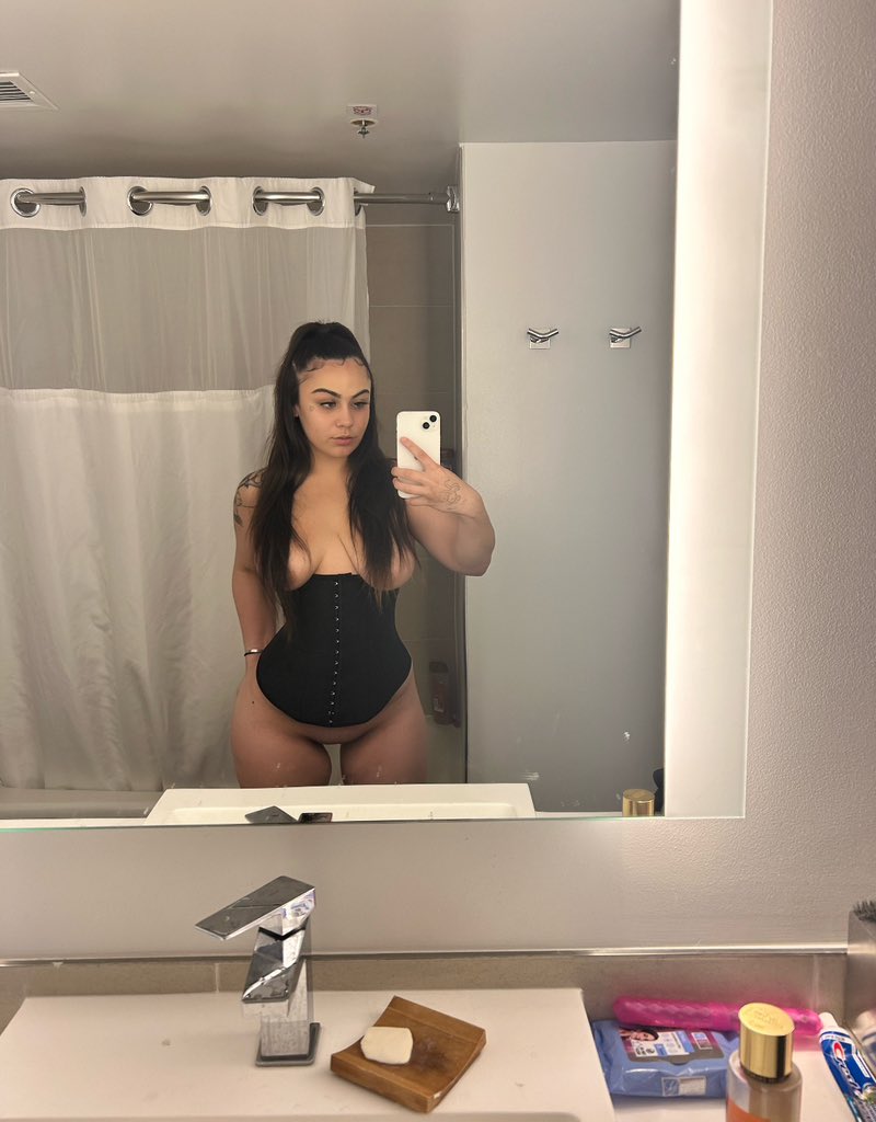 therealmissosaa's tweet photo. Panties on or off ? 👀

#911onABC #400Paar #Auroraborealis #AFCU23AsianCup #trendingpost2024 https://t.co/bmuXdWlRfk