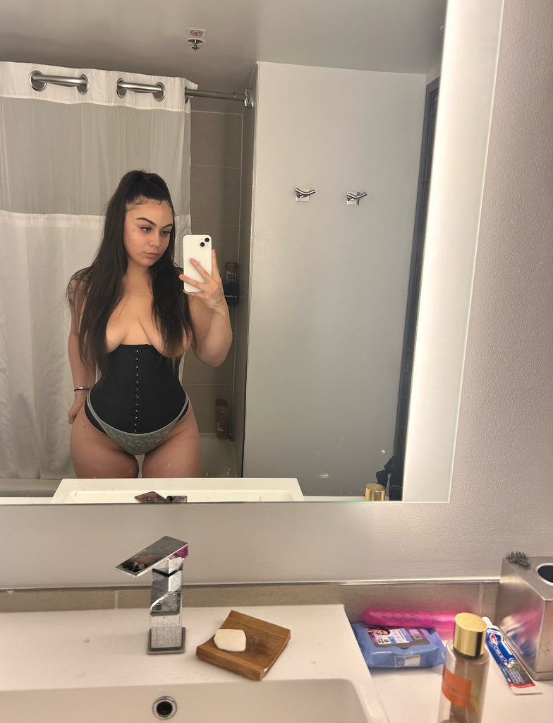 therealmissosaa's tweet photo. Panties on or off ? 👀

#911onABC #400Paar #Auroraborealis #AFCU23AsianCup #trendingpost2024 https://t.co/bmuXdWlRfk