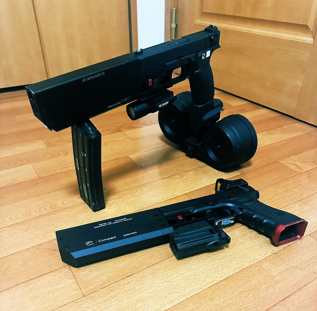 一目で個性を出せる銃 私の場合はやっぱりこれ。 グロック18cに専用