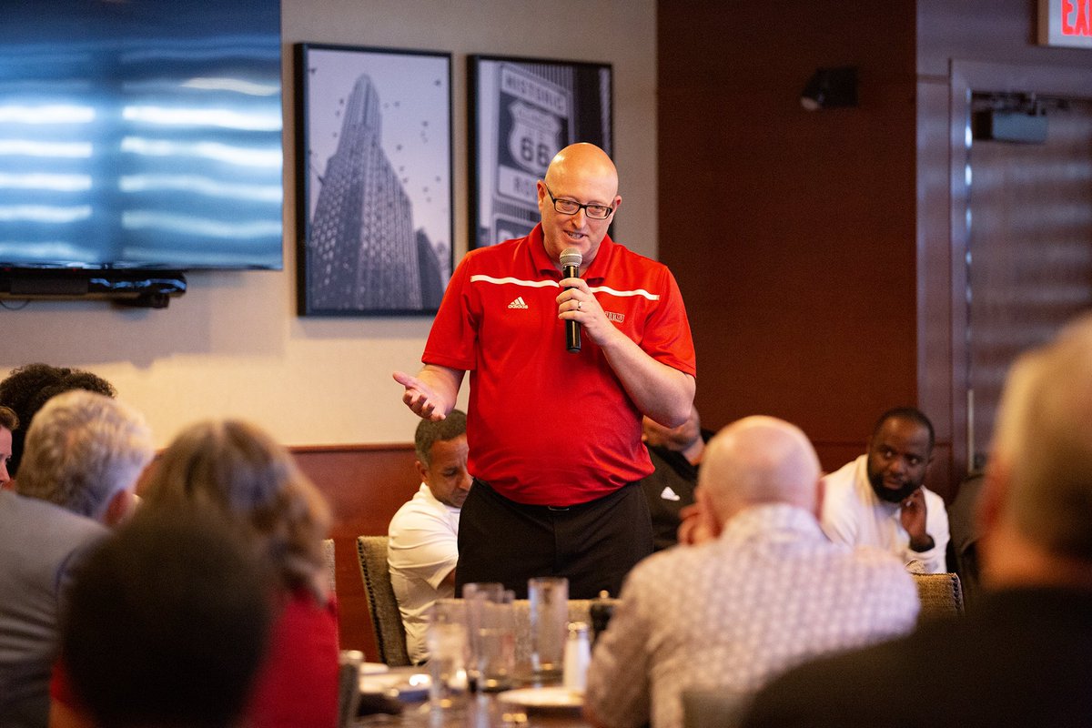 NIUAthletics's tweet photo. THANK YOU OAKBROOK TERRACE ‼️
Our 2nd day of the 2024 Summer Circuit was a success! Thank you to our incredible fans, alumni, and donors for attending tonight at Ditka’s Oakbrook https://t.co/wun97xZWar