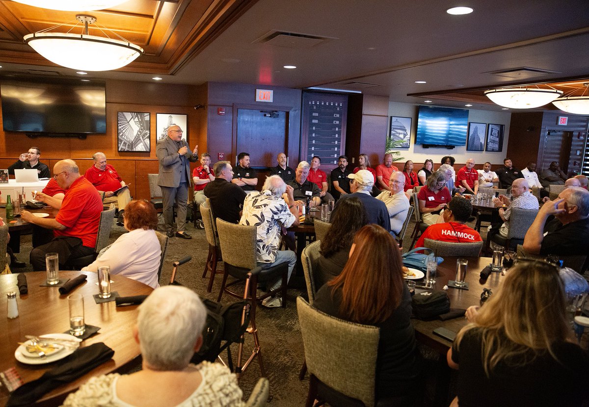 NIUAthletics's tweet photo. THANK YOU OAKBROOK TERRACE ‼️
Our 2nd day of the 2024 Summer Circuit was a success! Thank you to our incredible fans, alumni, and donors for attending tonight at Ditka’s Oakbrook https://t.co/wun97xZWar