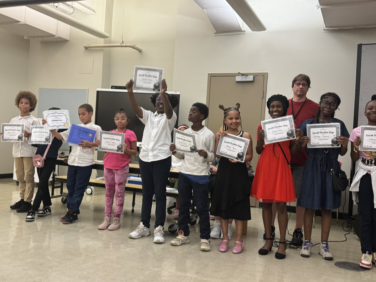 MiddleMarquette's tweet photo. As our year draws to close, we took the time to recognize our students who have achieved excellence this year. Awesome job Mustangs. https://t.co/d6nSMOGqKX