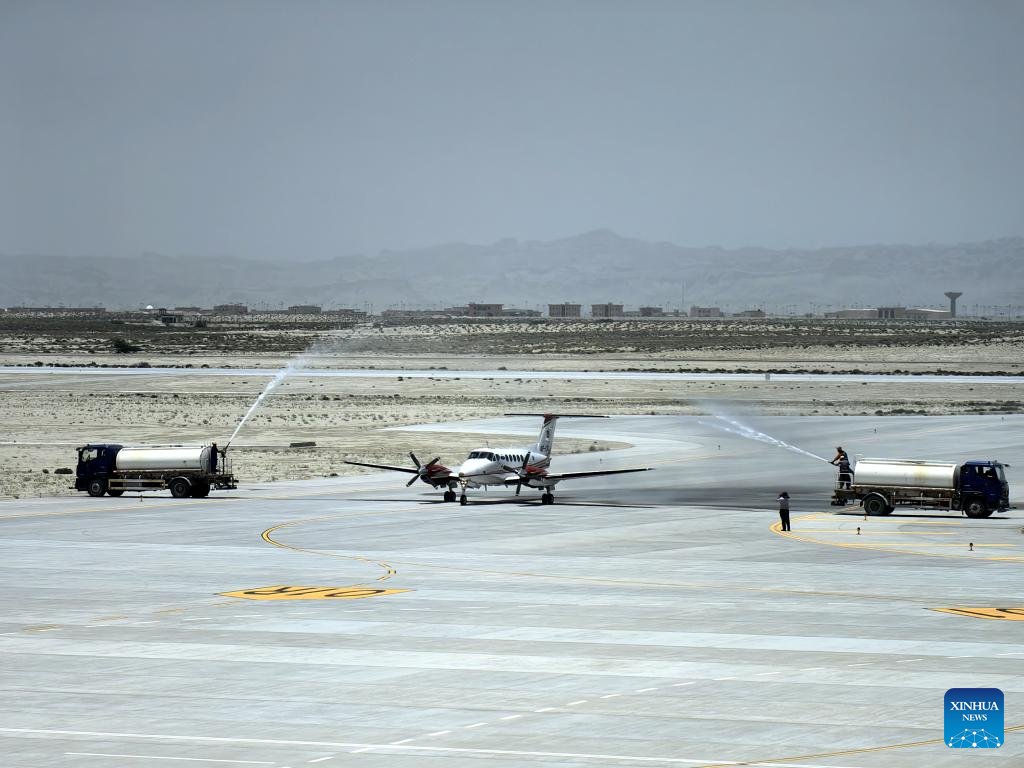 The China-aided New Gwadar International Airport in #Pakistan has started carrying out a five-day flight test from Tuesday for standardization and safety checks, marking a step closer to its delivery in 2024. The 4F-class #airport is one of the flagship projects of the #CPEC.
