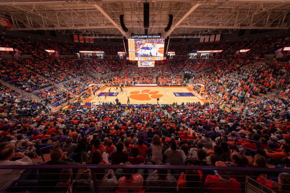 Isaiah_Denis2's tweet photo. blessed and excited to receive an offer from Clemson University!!! #ClemsonGrit 🐅 🧡🤍 https://t.co/SCLytoOEq9