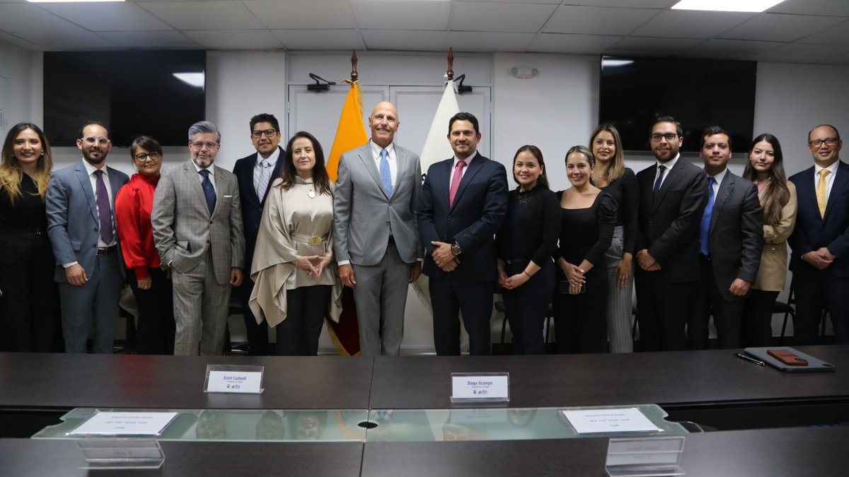 ViceminEnergia's tweet photo. ✅Cascabel generará más de USD 6 700 millones de ingresos para el Estado, por concepto de impuestos sectoriales y generales.
Los recursos serán distribuidos a los Gobiernos Autónomos Descentralizados, de acuerdo a lo que establece la Ley de Minería.

#ElNuevoEcuadorResuelve 🇪🇨 https://t.co/UZJORG1QYR
