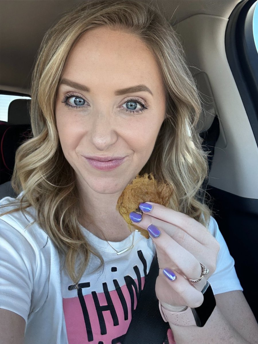 lyndseybrown89's tweet photo. When students bring you homemade cookies on the first class meeting you know it’s going to be a great summer course! 🍪
#onesmartcookie https://t.co/2niZEFIy7g