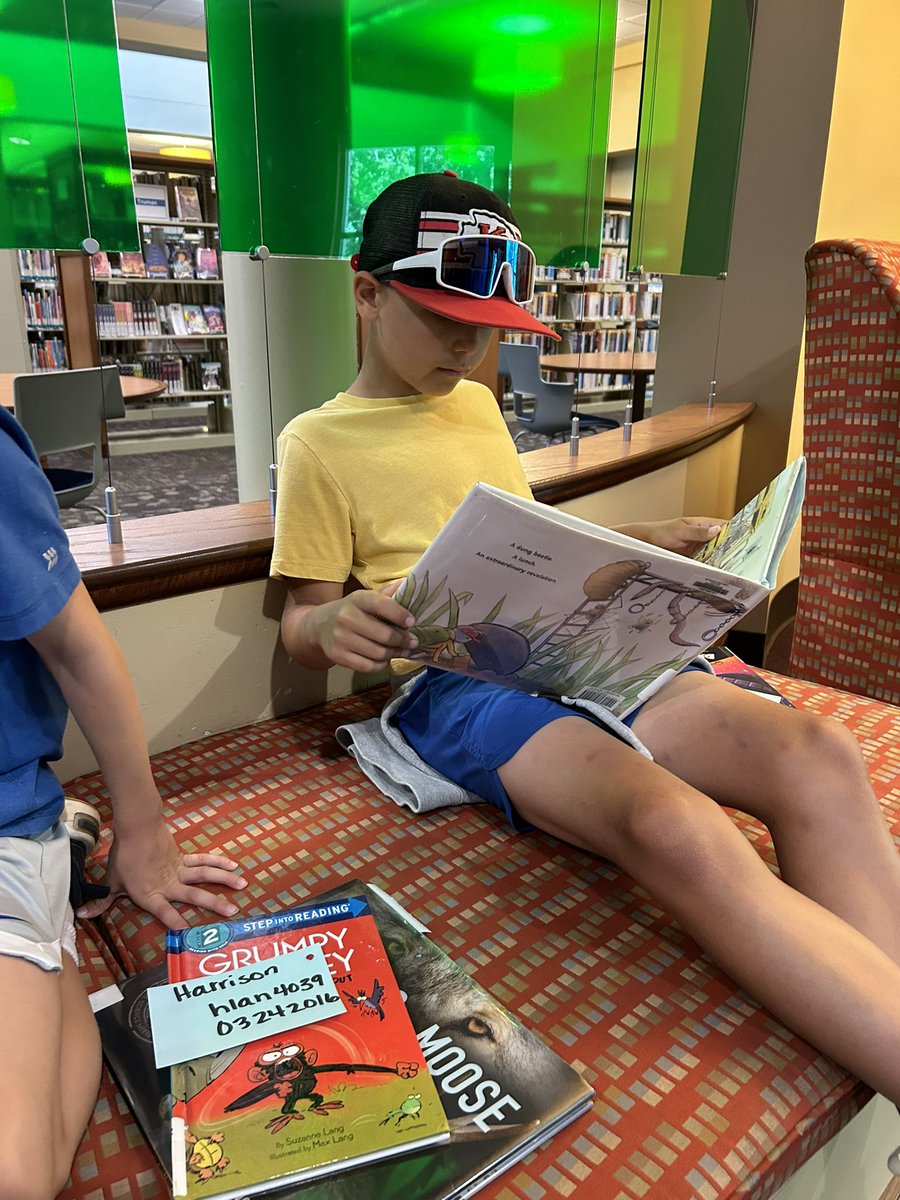 JillEltiste's tweet photo. Summer reading at the Woodneath Library #lpscaughtreading @WoodneathCenter @MCPLMO @LIBERTYSCHOOLS #tellingtales #lpssummer2024 @ShoalCreekStars https://t.co/gCQXJSt4fm