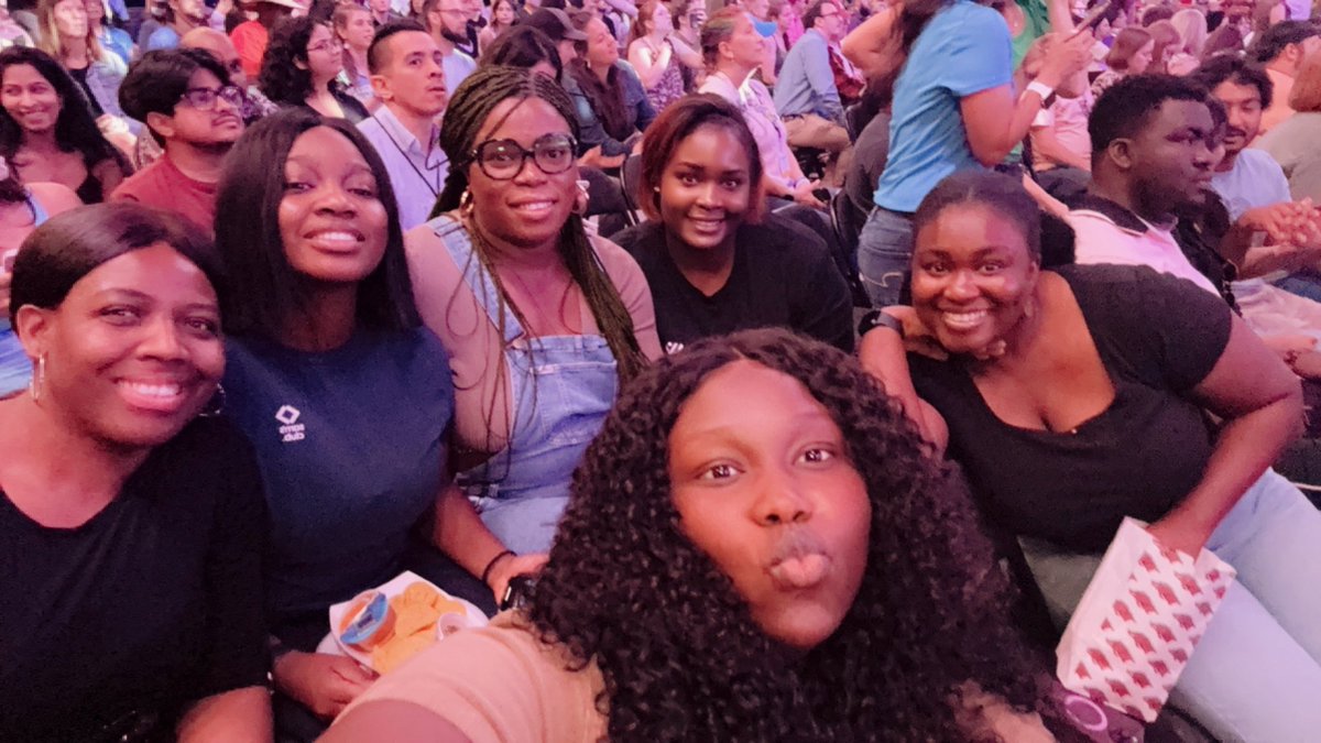 perleeluu's tweet photo. Repping the motherland at the Walmart Associate week 🇳🇬 🇨🇲 @Tazzyblaize @nwadeenma @ChyLexxon 

#wmt2024
#shareholders2024 https://t.co/NyL71TONmP