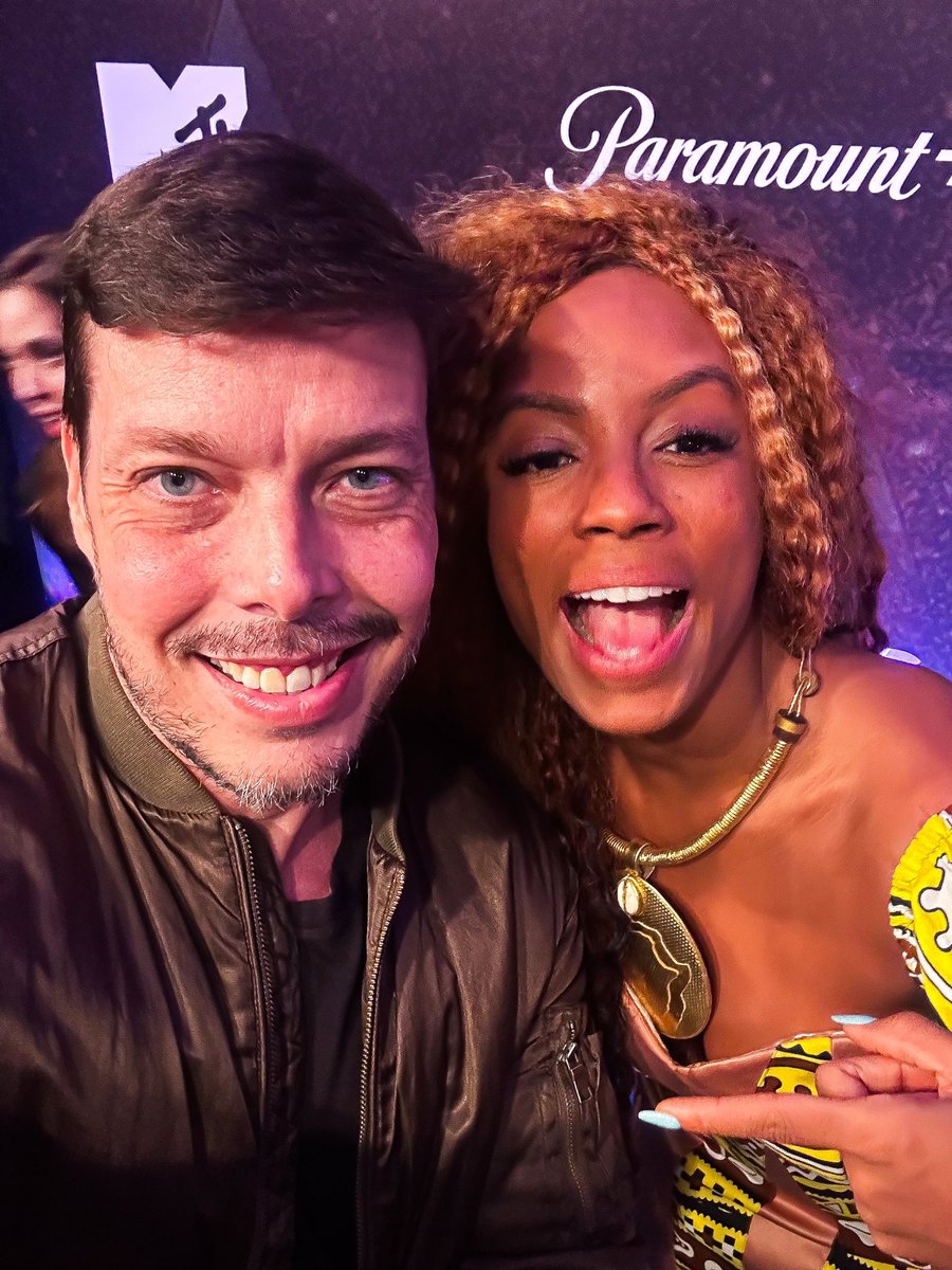 tavinhu_furtado's tweet photo. Só queria dizer que @LumenaAleluia autorizou essa foto 🤣 #DFEX #DeFeriasDiretoria https://t.co/N8DVQg9dI5