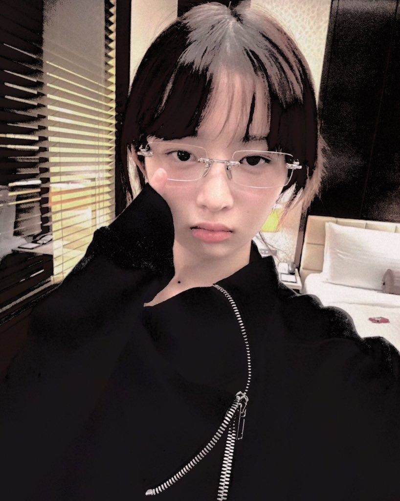 04SRCRMAIU's tweet photo. ⁣　　⁣　　⁣　　

          𐙚  ⌗ 🪶   舞生ゆりの日記   𖤐
          O6O6     𖦹    午前  9時 O7分

          woke up pretty early today 
          to prepare for class ! def in
          my studious era rn … ☝🏻🤓 

　　⁣ https://t.co/BHDGgOKODq