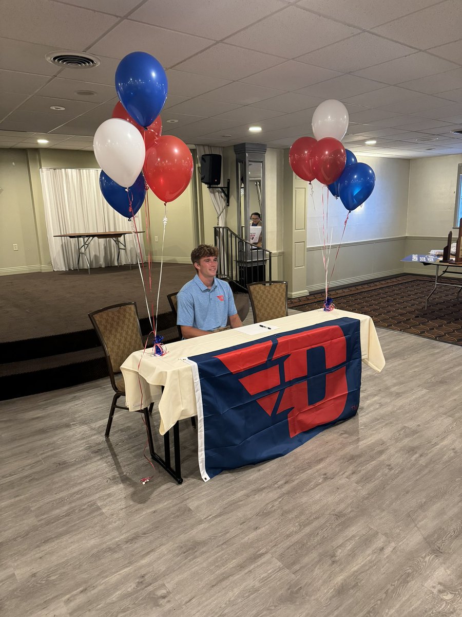 Congratulations to Brady Hussey for signing after tonight’s tennis banquet.  #goflyers #gocolonels