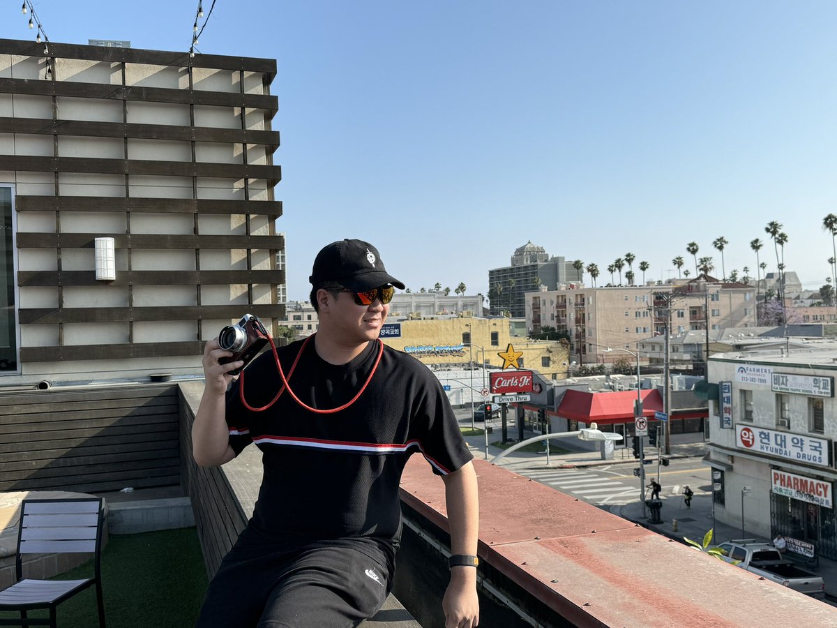 Coronavv2's tweet photo. Officially announcing that I’m rooftop Korean https://t.co/RGFhMjVKP9