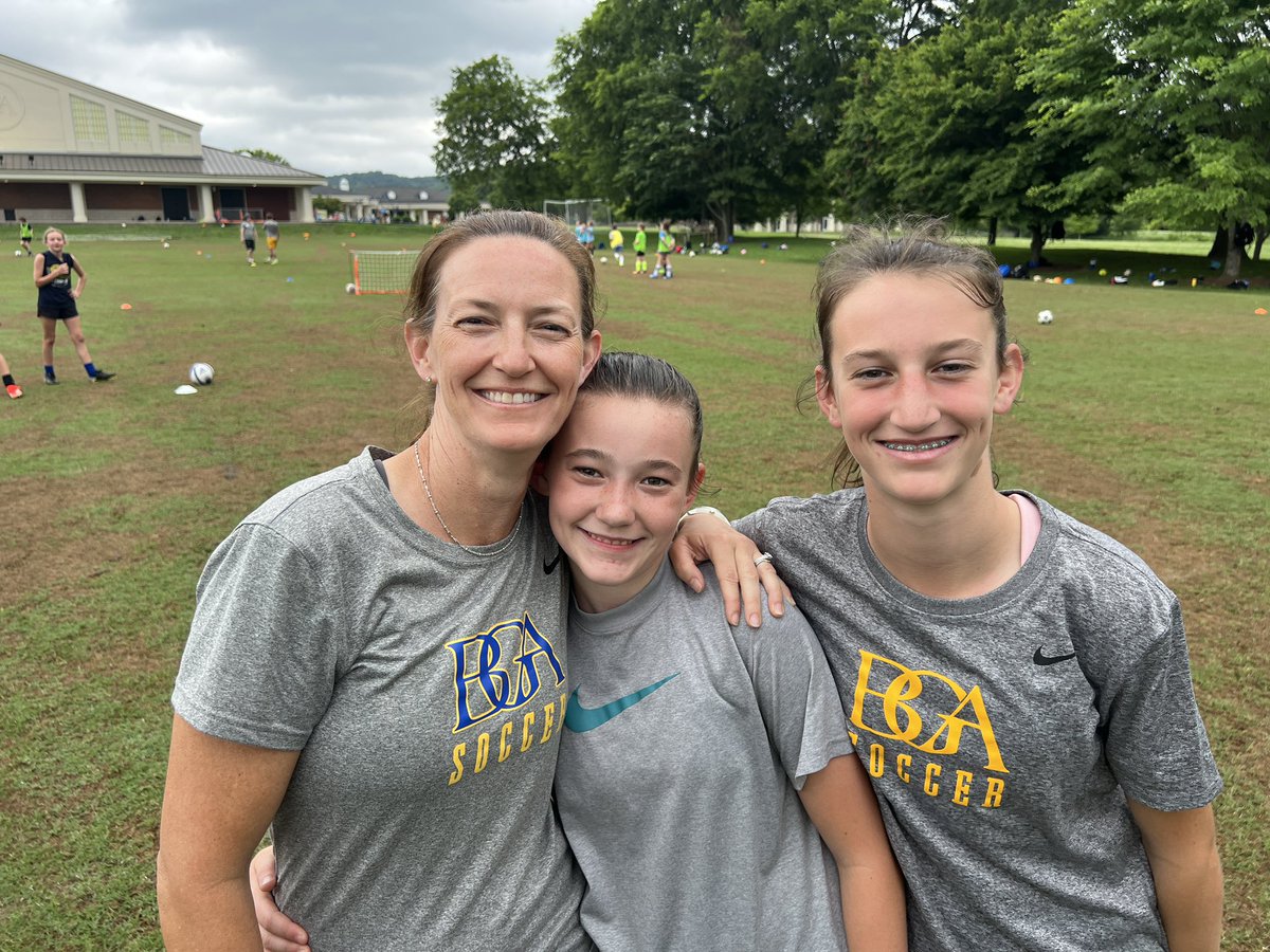 BGASoccer's tweet image. @BGASoccer camp continues. Great group of campers enjoying the beautiful game. Our high-school player coaches have been fantastic!  The Academy is an incredible soccer community.  #GoBGA