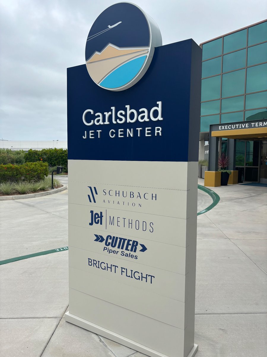 jdavidson360's tweet photo. Our 11th grade internship program is designed to connect student interest with real world opportunity. Seeing HTHNC students interested in aviation doing incredible work w/ the STEM Aviation Academy is priceless. Doing something you’ve dreamed about as a student will ignite you🔥 https://t.co/AGfjNY7mey