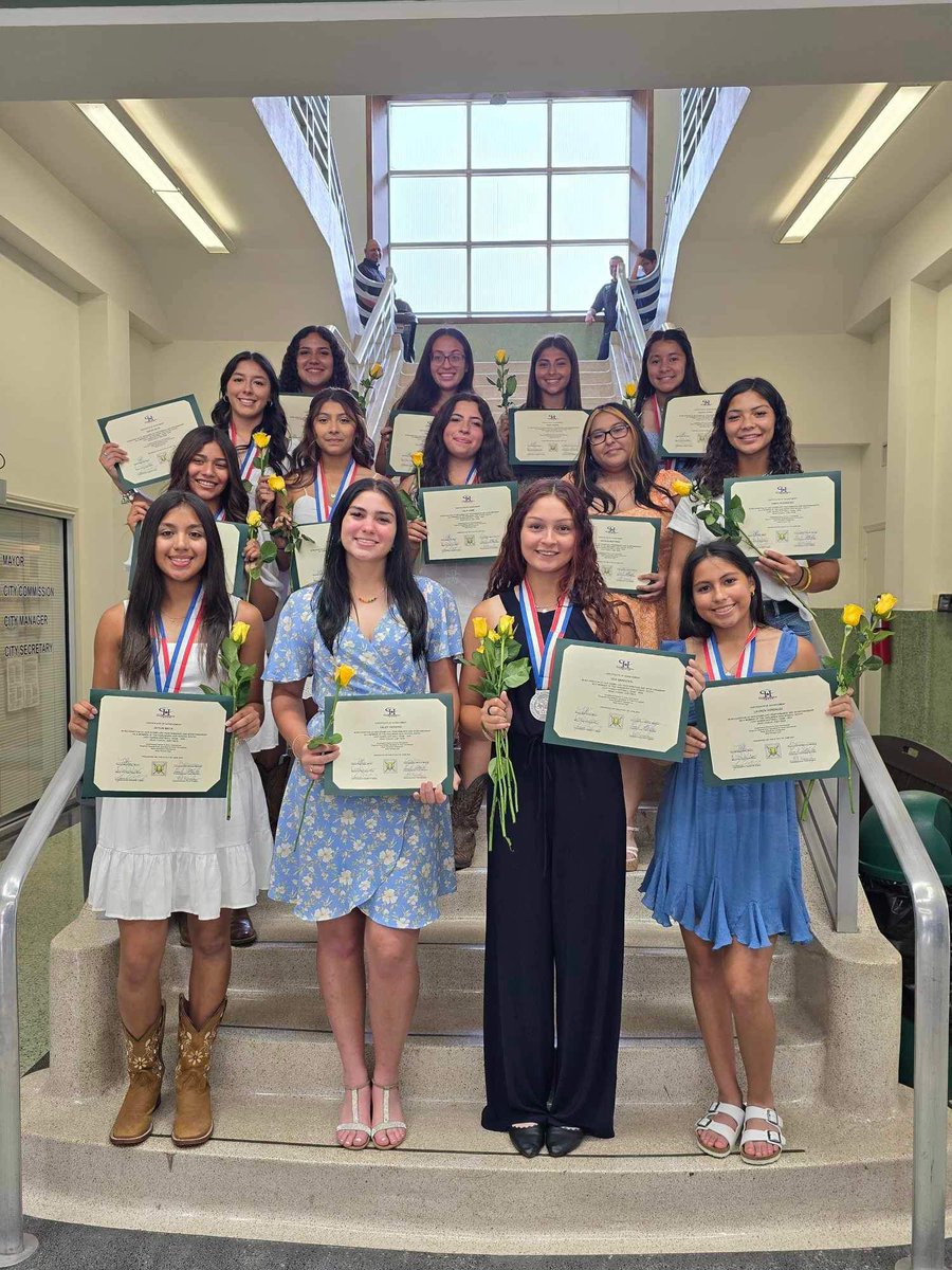 Lady Hawk Softball tweet media