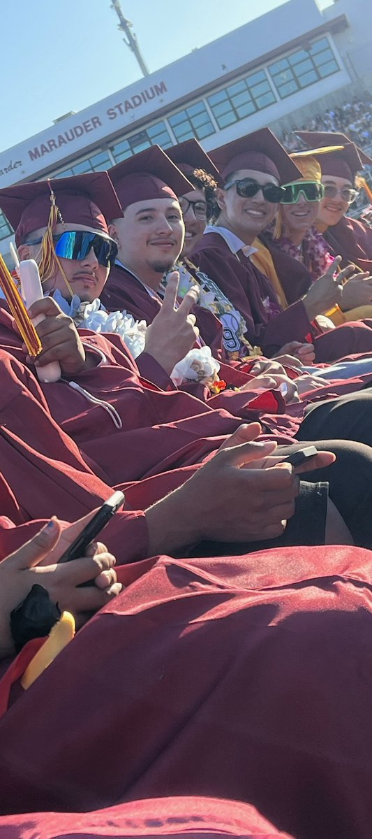 HHS_Bulldogs1's tweet photo. Class of 2024 it’s your night Dawgs!!! 

No one can take away what you have worked hard for on and off the field!!!! 

#ThankYouForLeavingItBetterThanYouFoundIt
#HHHSBaseball #Dawgs #TeammatesSince10YearsOld https://t.co/P3u3PyEhWT