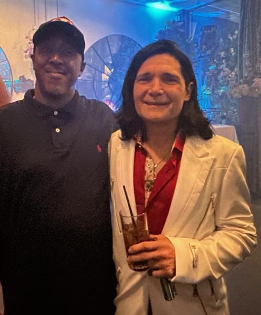 WayneDaProducer's tweet photo. Hanging out with this Guy https://t.co/UCAs4dTmwx