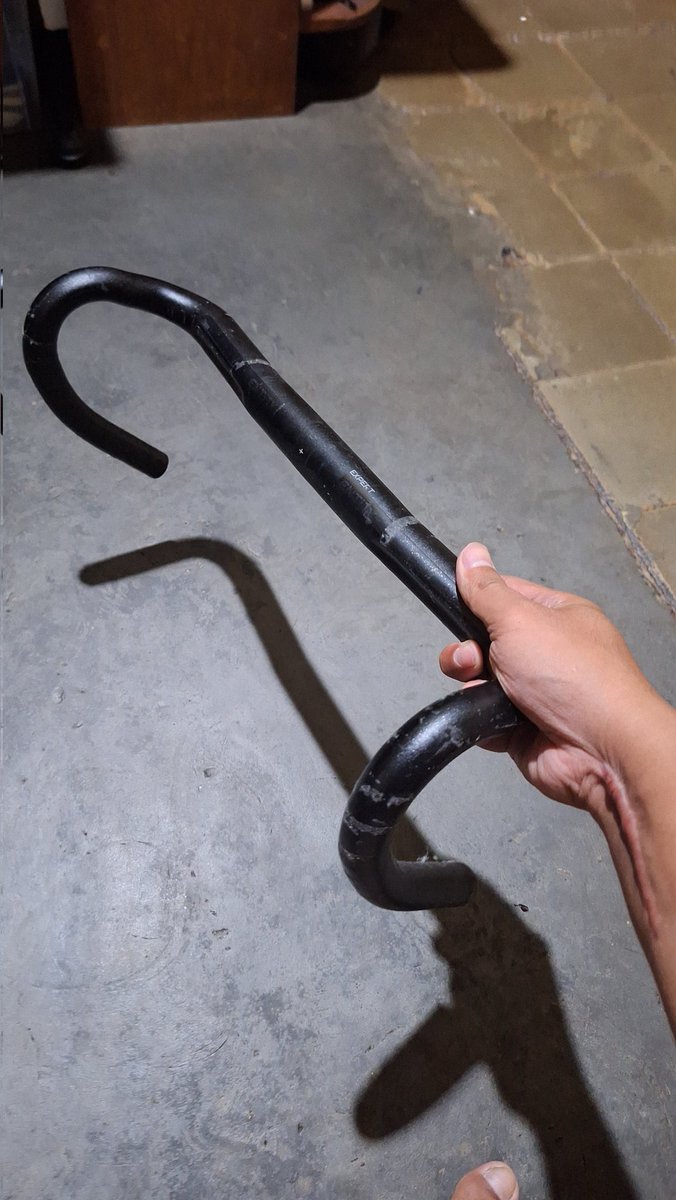 gulupulug's tweet photo. dropbar Entity Expert 
420mm compact 
kotor bekas karet bartape aja
250k
kelapa dua/margonda/gundar/UI Depok
#fnfjb https://t.co/WawmiDxolg