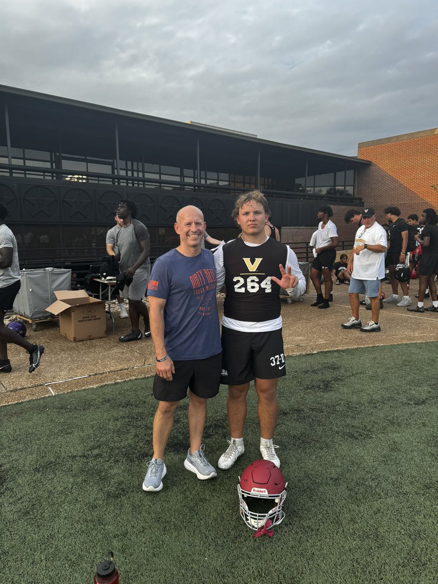 jackson_lucas11's tweet photo. Had a great time competing at the @VandyFootball prospect camp tonight! Thank you to @Coach_Lea and @Coach_Lezynski for a great experience and great coaching! @MBAFootball @MbaAthletics  @MBACoachBrock @CoachDaleDunlap https://t.co/sMechAWp8X