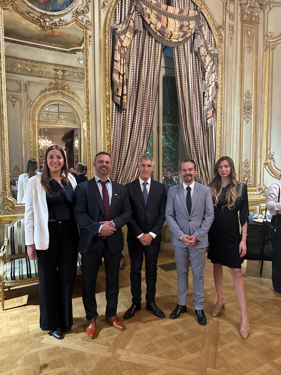 JULIO MARIANO RAFFAGHELLO (@jraffaghello) on Twitter photo El día de ayer se realizó la inauguración oficial de la Association Avocats Franco Argentins, asociación civil destinada a fomentar la colaboración entre profesionales del Derecho y a estrechar vínculos culturales entre Francia y Argentina. Gracias <a href="/NadalDiplo/">Romain Nadal</a> por su compromiso El día de ayer se realizó la inauguración oficial de la Association Avocats Franco Argentins, asociación civil destinada a fomentar la colaboración entre profesionales del Derecho y a estrechar vínculos culturales entre Francia y Argentina. Gracias <a href="/NadalDiplo/">Romain Nadal</a> por su compromiso