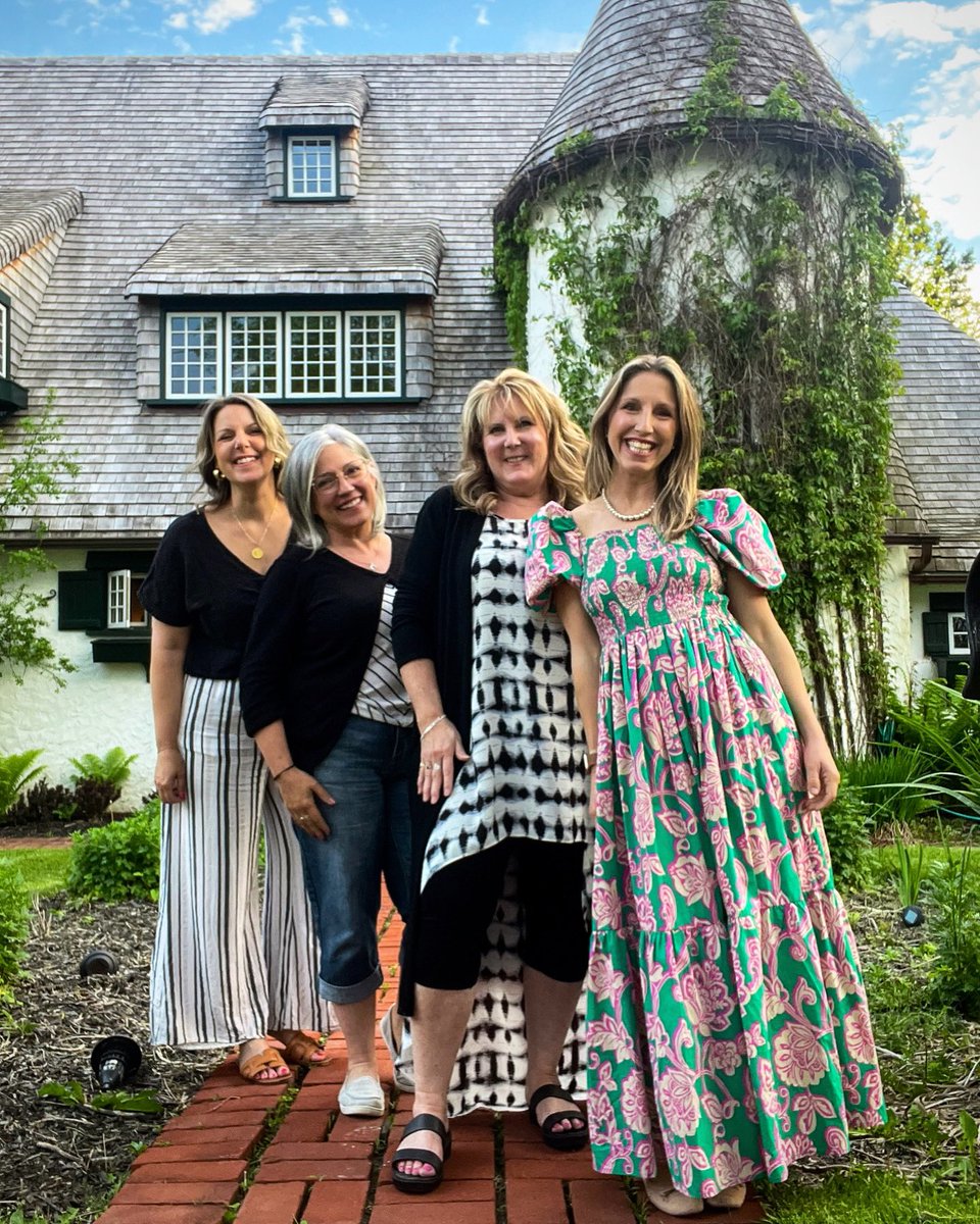 MaritimesMaven's tweet photo. My first Creatives Retreat was a success! 🌟 When strong, supportive women come together, amazing things happen. What is one piece of wisdom you gained from a group retreat or gathering? I’d love to hear your experiences! 
#MaritimesMaven #WomenSupportingWomen #CreativesRetreat https://t.co/LLgCu8vU4w