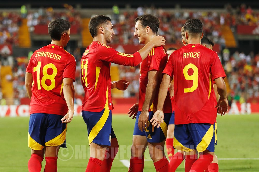 Spain x Andorra, Nuevo Vivero, Badajoz, Spain, Spain team group.

#internationalfriendly #futbol #football #laroja #spain