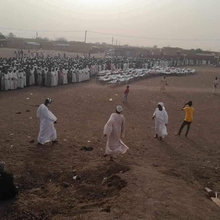 SD____GB's tweet photo. قال تعالى : { وَلَا تَحْسَبَنَّ اللَّهَ غَافِلًا عَمَّا يَعْمَلُ الظَّالِمُونَ إِنَّمَا يُؤَخِّرُهُمْ لِيَوْمٍ تَشْخَصُ فِيهِ الْأَبْصَارُ}🇸🇩 https://t.co/JKIHLHcwya