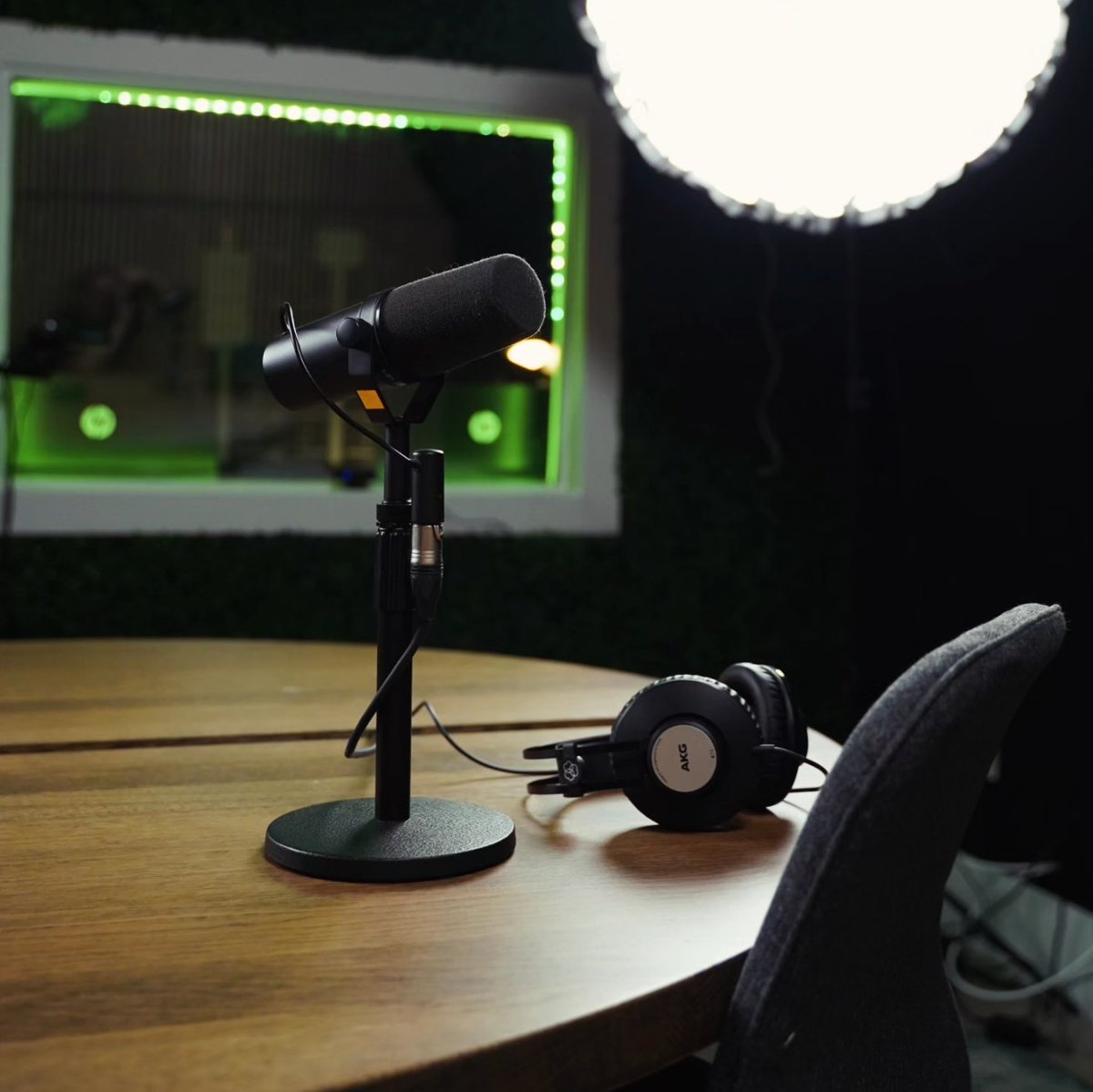 Canada Is Boring Podcast tweet media