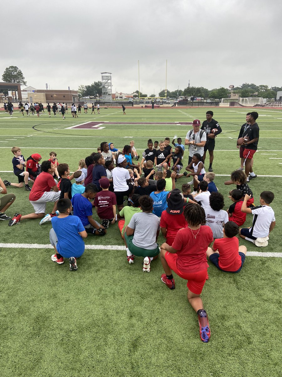 Nate Blackwell (@coachnblackwell) on Twitter photo It’s been a great week at <a href="/LHSFball/">Lewisville Football</a> Youth Camp.
Special time having former players <a href="/K_Reese00/">Kaiden Reese 🥷🏾</a>, Vance Walker, and <a href="/Moss4L/">Dennis Moss lll</a> coach along side us.
<a href="/rhasten5/">Ross Hasten</a> has done an incredible job leading the camp and <a href="/coach_malloym/">Coach Malloy</a> brings the energy and enthusiasm each day. It’s been a great week at <a href="/LHSFball/">Lewisville Football</a> Youth Camp.
Special time having former players <a href="/K_Reese00/">Kaiden Reese 🥷🏾</a>, Vance Walker, and <a href="/Moss4L/">Dennis Moss lll</a> coach along side us.
<a href="/rhasten5/">Ross Hasten</a> has done an incredible job leading the camp and <a href="/coach_malloym/">Coach Malloy</a> brings the energy and enthusiasm each day.