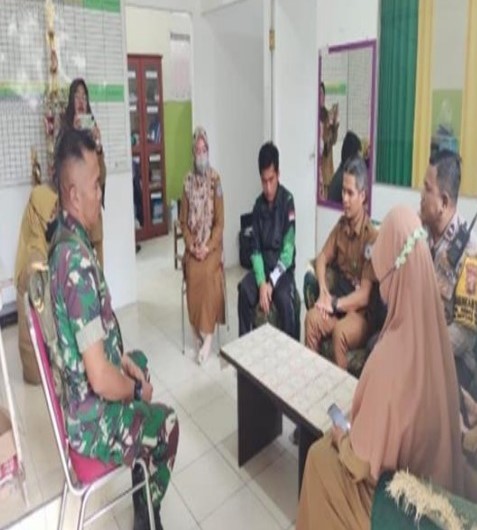 beaxxes's tweet photo. Kegiatan Patroli  Gabungan Tni-Polri serta memberikan himbauan kamtibmas kepada masyarakat. di Wilayah Kota Bontang. https://t.co/HEJAmeLYkh
