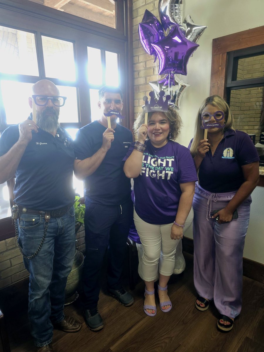Jacantu32's tweet photo. I'm so so happy with the great turn out we had today at #thelongestday event. Loved that our kids joined us and learned about advocacy and how we can put a stop and #ENDALZ 💜 https://t.co/a4UnGCbAso
