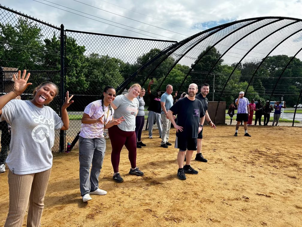 WestsideRCPS's tweet photo. More fun at the Nest! #D.A.R.E.cookout #kickballgame Eagle,Eagle,What?EaglePride😎@RoanokeSchools https://t.co/HQpwLgL6c4